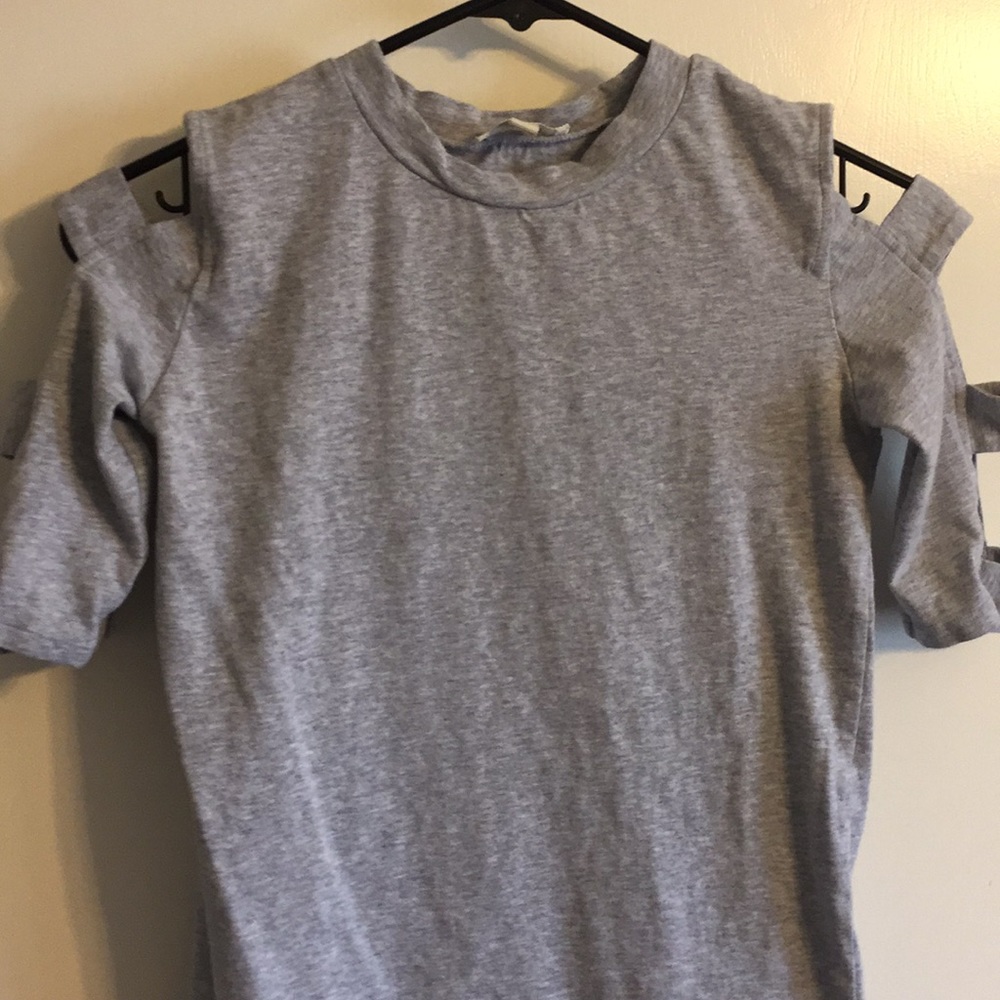 Pre-owned Zenana Outfitters Gray S Tee shirt